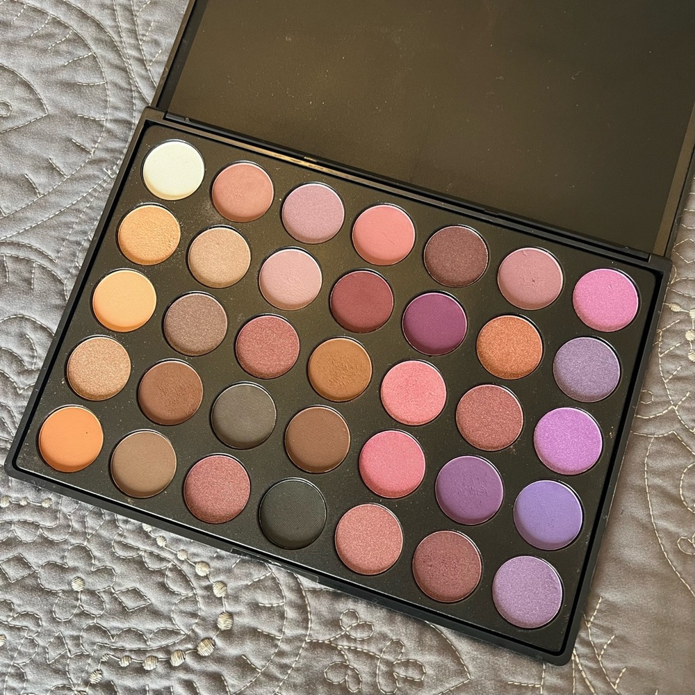 Morphe 35P Plum Pleasers Artistry Eye Shadow Palette